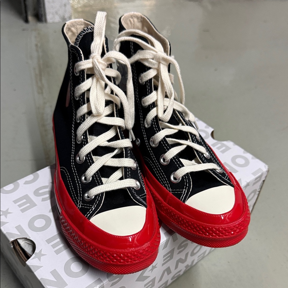 Black and Red converse High-Top Sneakers